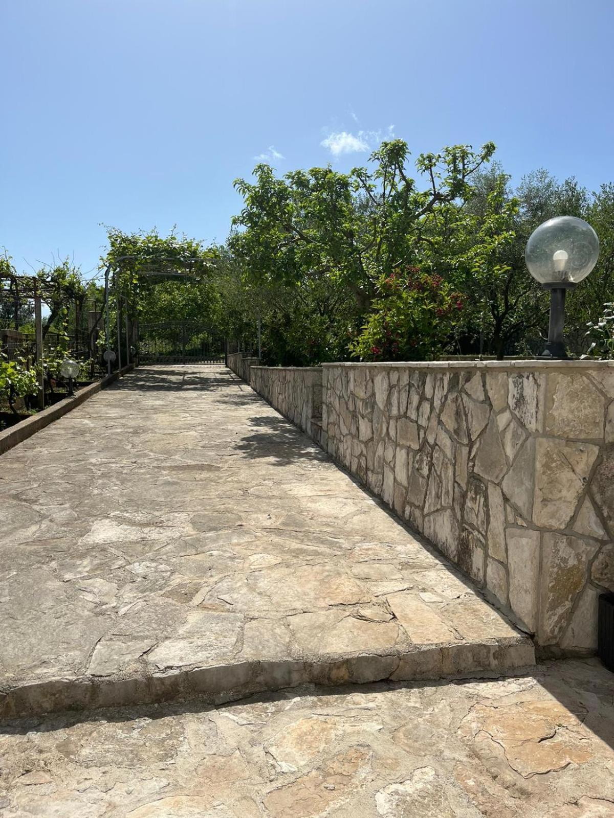 فندق River Side تريبينيي المظهر الخارجي الصورة